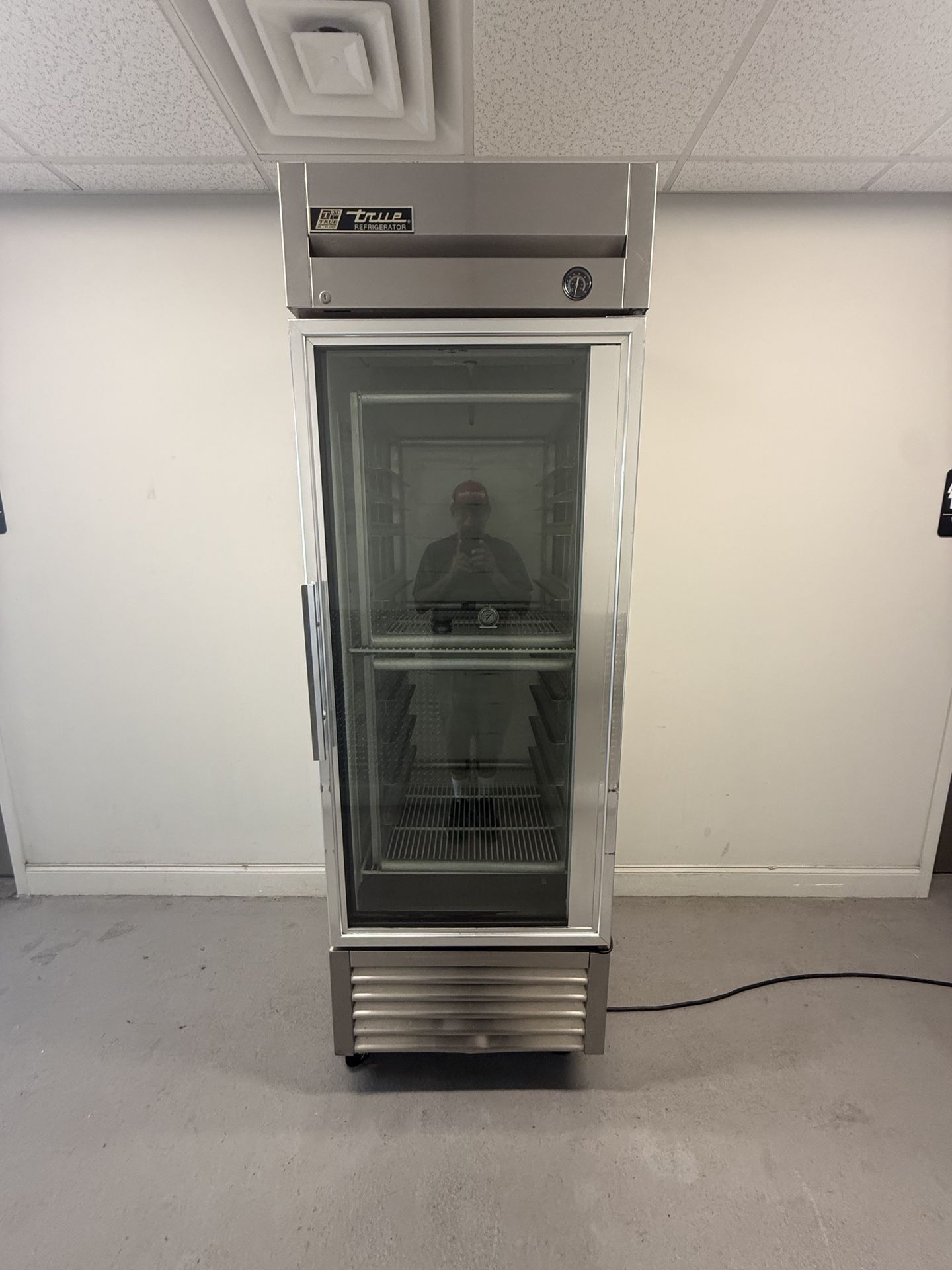 True Refrigerator T-23G
