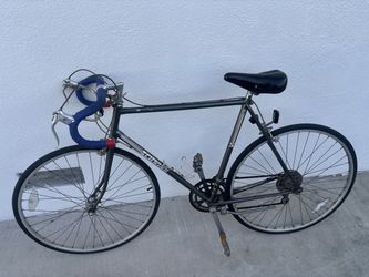 Vintage schwinn road bike