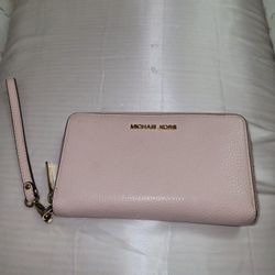 Michael Kors Leather Zipper Wristlet Wallet Soft Pink