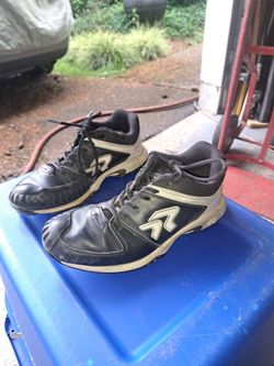 Ringor pitching turf cleats sz. 8