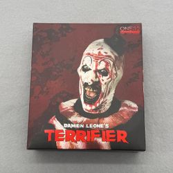 Mezco One:12 Terrifier Art The Clown 6” Scale Action Figure
