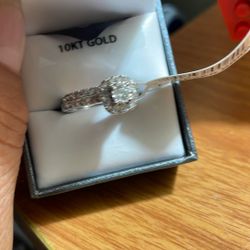 10k Ring And Diamonds 