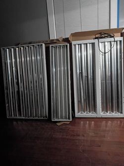 Air Compressor,2 glass tables 3covers in the box