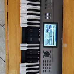 🎹 Korg Krome EX 61 – Needs Key Fix – w/ Hard Case – $500 OBO