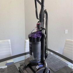 Dyson vacuum dc28