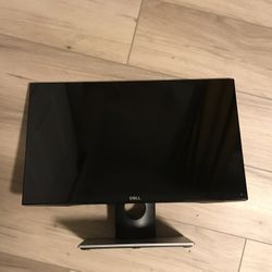 Dell Monitor 30$ With An Hdmi Adapter 