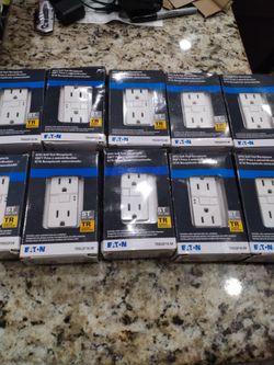 EATON TAMPER RESISTANT GFCI OUTLETS NEW IN BOXES (10)