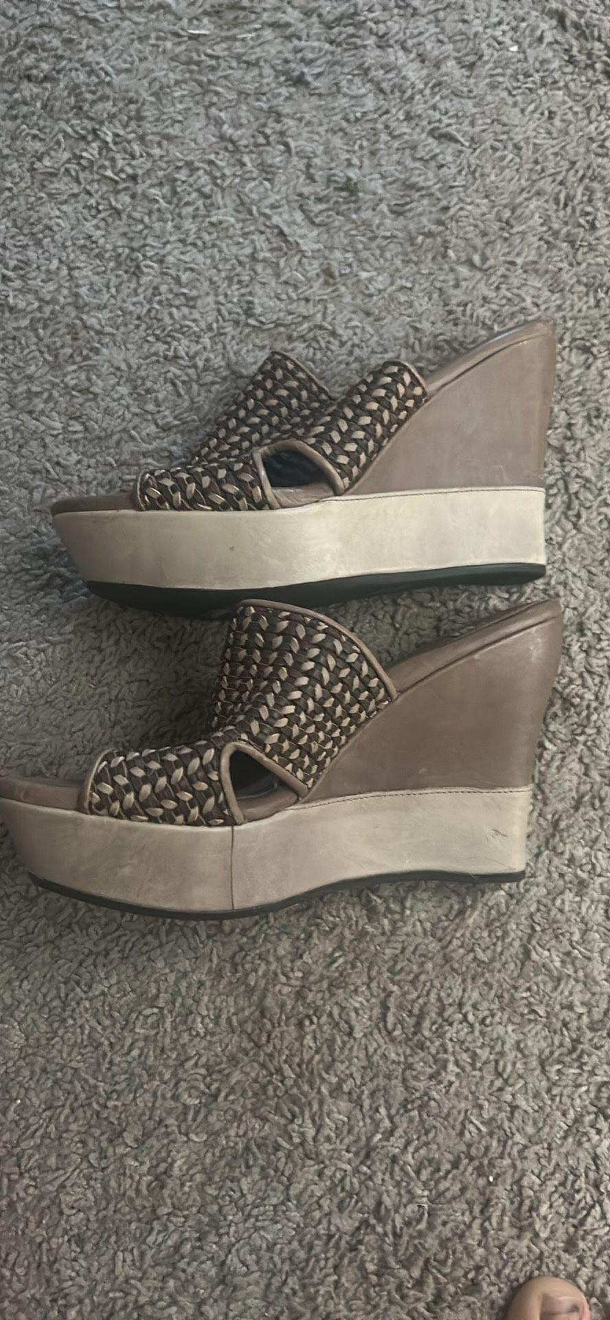 Ugg 1002926 Doha Women's Brown Leather Wedge Platform Woven Sandals Size USA 8