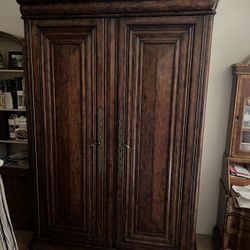 Armoire Wood Extremely Nice Great Condition 