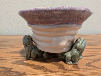 Ceramic Planter Trinket Bowl with Attached Triple Frog Pot Feet Cottage Core 3" Tall 