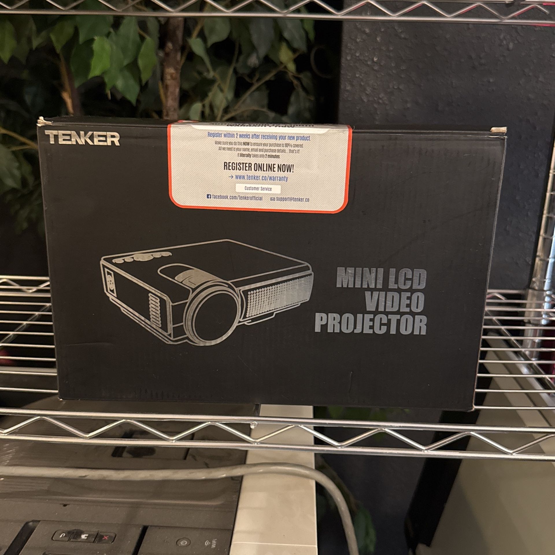 Working Tenker Q5 Mini LCD Video Projector Black PJ0741