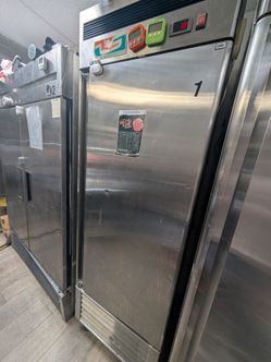 True 1-Door Commercial Reach-In Refrigerator