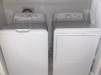 GE washer and dryer/ GE Lavadora y secadora