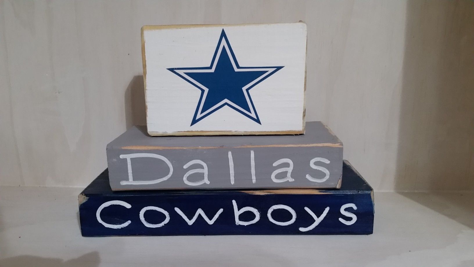 2x4 Dallas sign