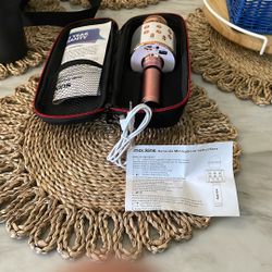 BRAND NEW UNUSED MOKINS KAKAOKE MICROPHONE WITH CASE & Charger UNUSED ROSE PINK GORGEOUS 