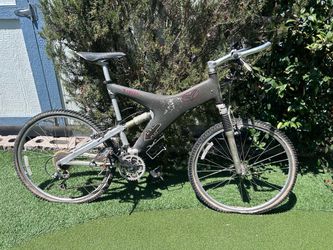 Vintage Trek Y22  OCLV mountain bike