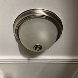 Flush mount Ceiling Lights In Excellent Condition