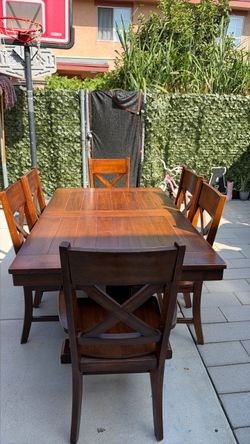 Comedor de 6 sillas en buen estado muy masisas