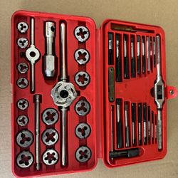 Snap On TDM117 Metric Tap & Die Set
