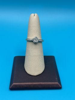14k Flower Cluster Diamond Ring