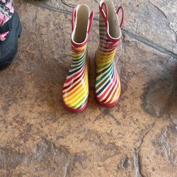 Rain Boots Size 4 Youth