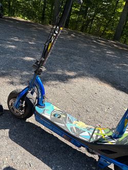 Ezip motor scooter