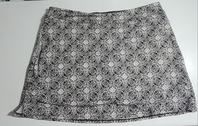 Tranquility Black and White Skort Size XL
