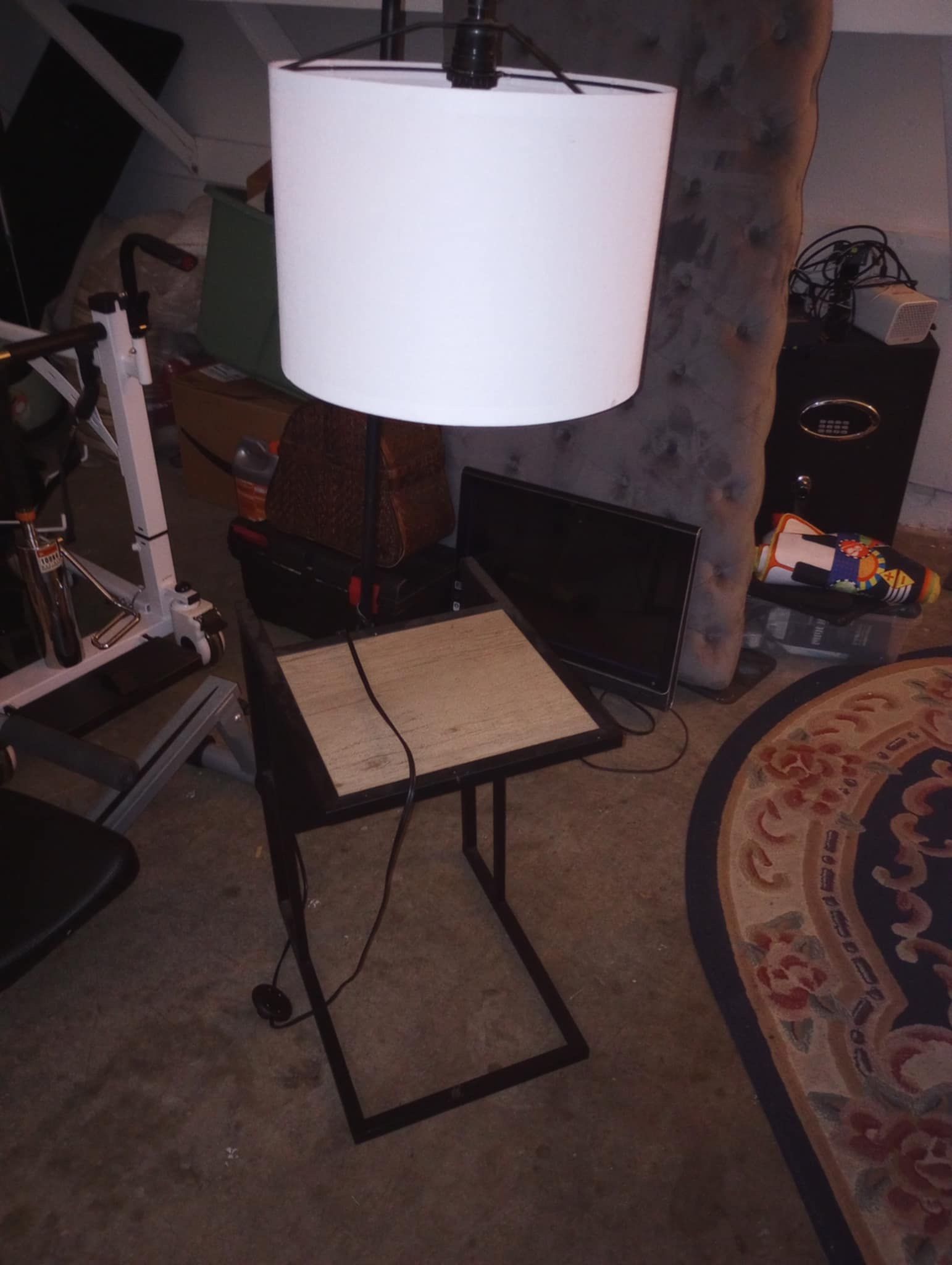 Lamp Table Like VeryGood