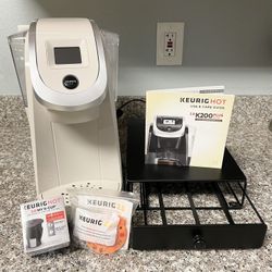 Keurig 2.0 K200 Coffee Brewer, Sandy Pearl / Cream with