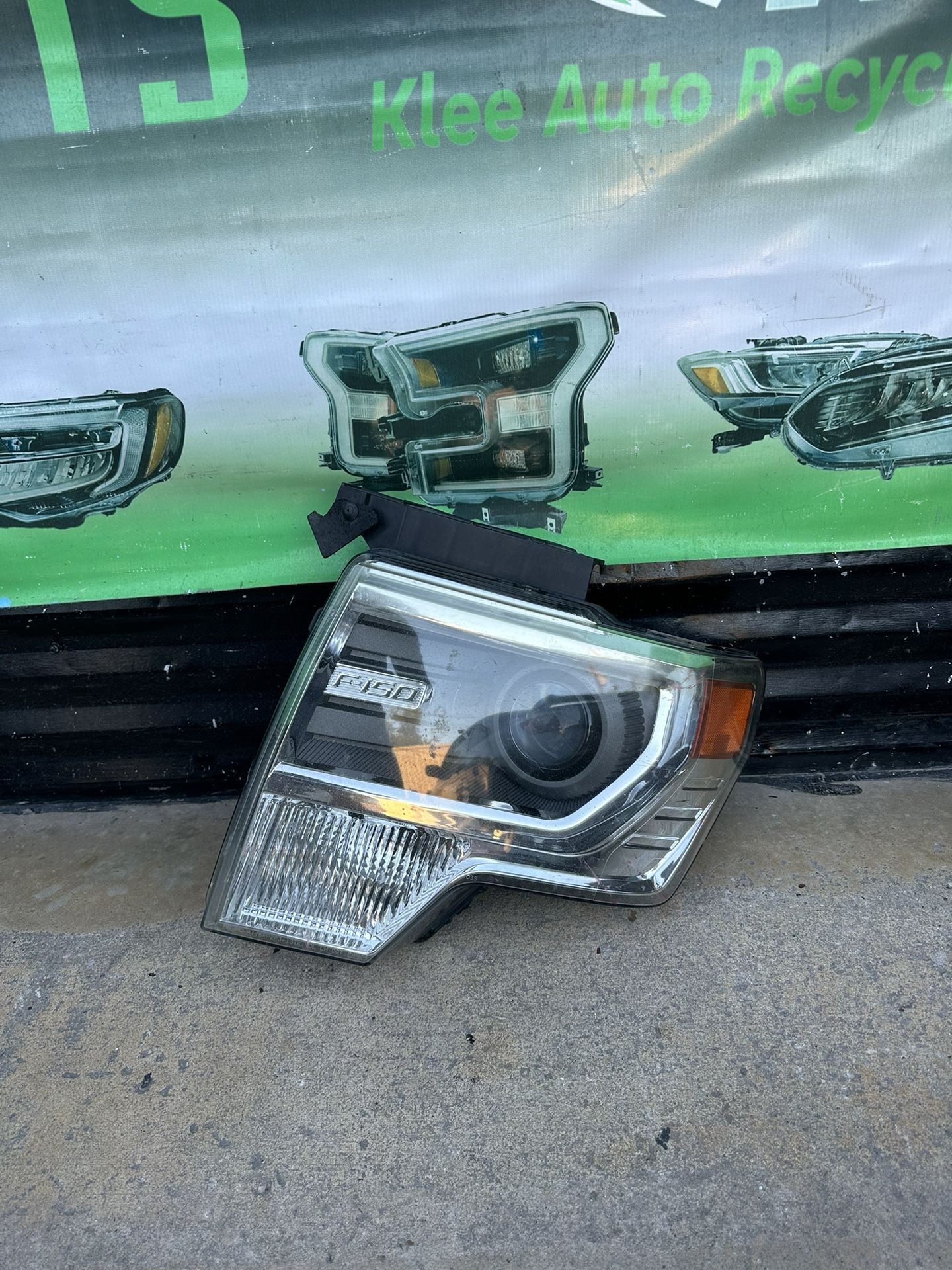 2009-2014 Ford F-150 Headlight Hid Oem 