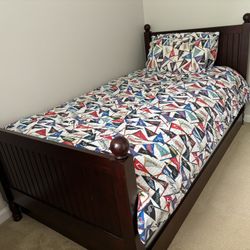 Pottery Barn Trundle Twin Bed