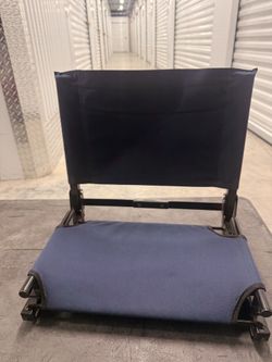 Gamechanger Bleacher Seat Navy