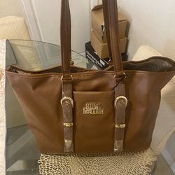 Steve Madden Large Travel Bag W/ Make Up Bag.