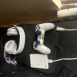 PS4 With TV