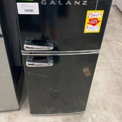 GALANZ GLR40TBKER mini Fridge 3O