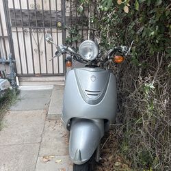 Cali Classic 125 Scooter (no title)