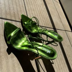 Woman’s Brand New Green Metal Heels, Size 8 (no Box!)