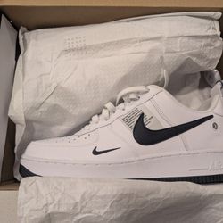 Nike Air Force 1 LV8