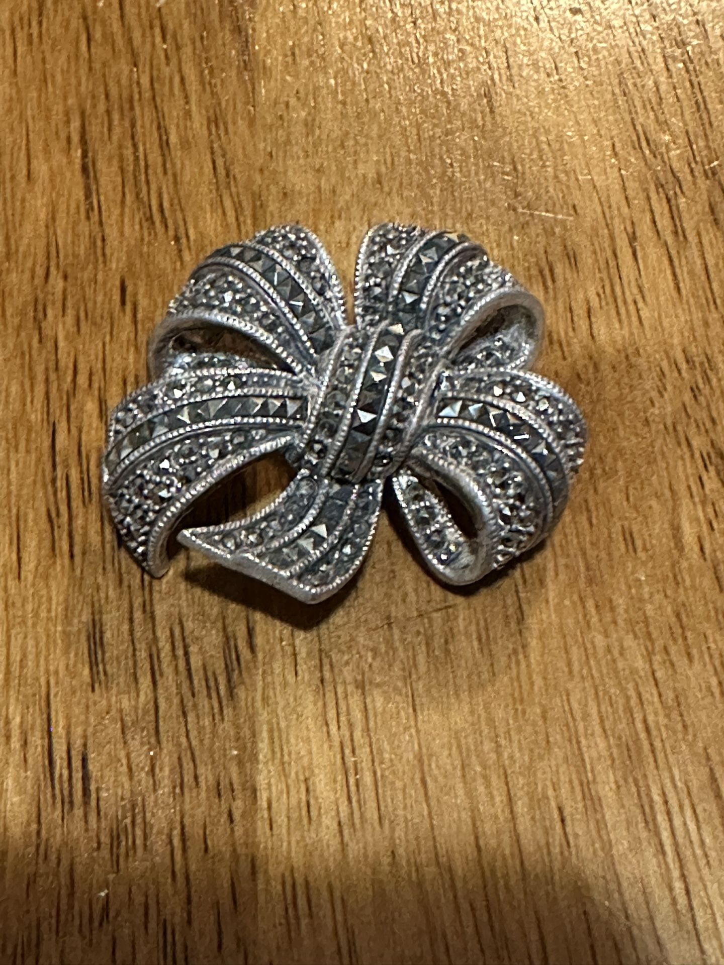 925 Sterling Silver Vintage Marcasite Gemstone Bow Pin Brooch