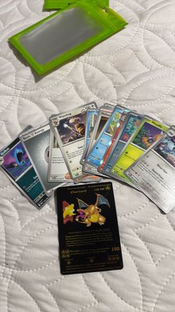 Pokémon Trading Card Lot with Charizard