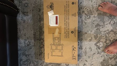 Wall mount for 37”-75” tv