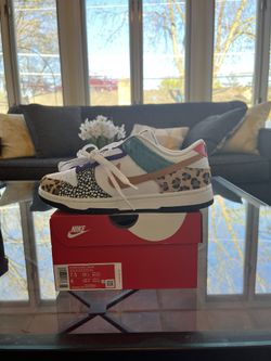 Nike dunk low Safari camo size 7.5w