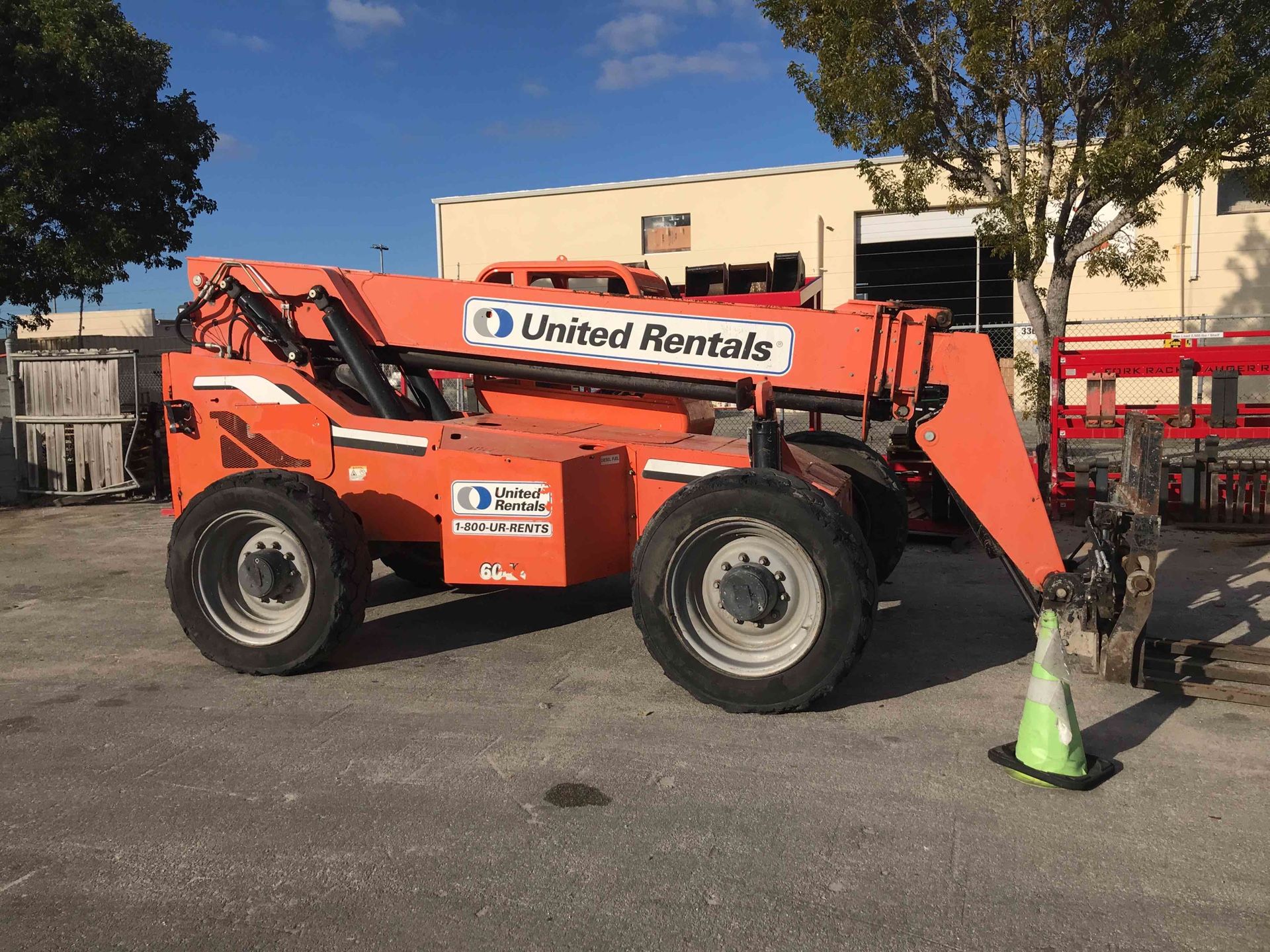 Forklift 6,000lbs Reach 42' - 2013 SkyTrak 6042