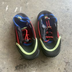 Water Shoes Size 7/8