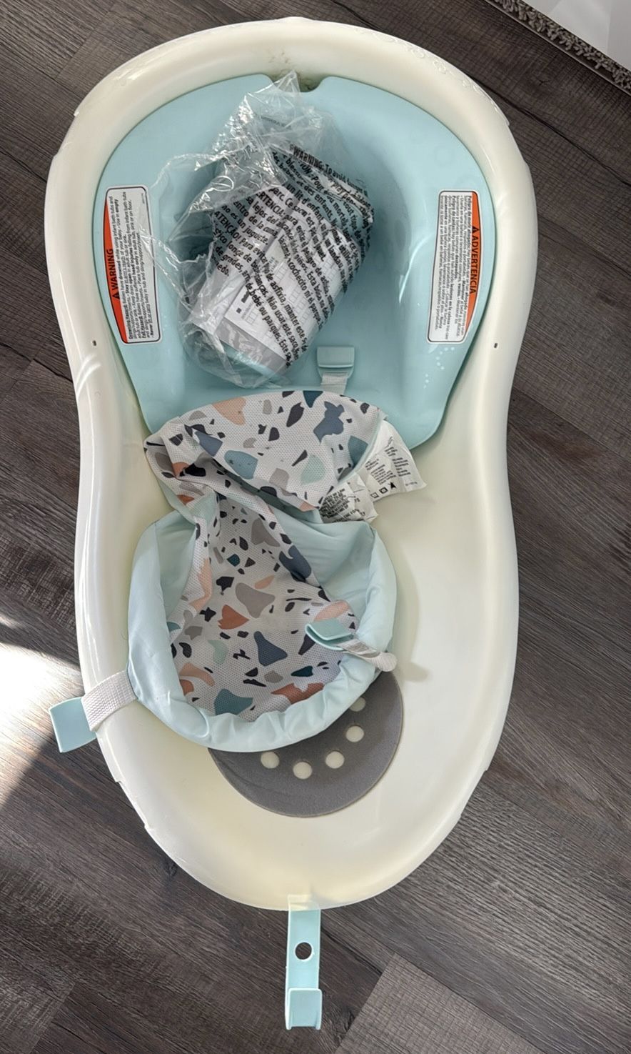 Fisher-Price Baby to Toddler Bath 4-in-1 Sling ‘n Seat Tub with Removable Infant Support and 2 Toys, Pacific Pebble