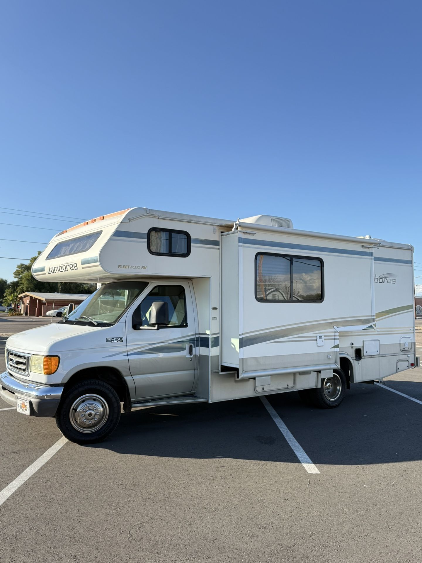 2003 Fleetwood jamboree RV 
