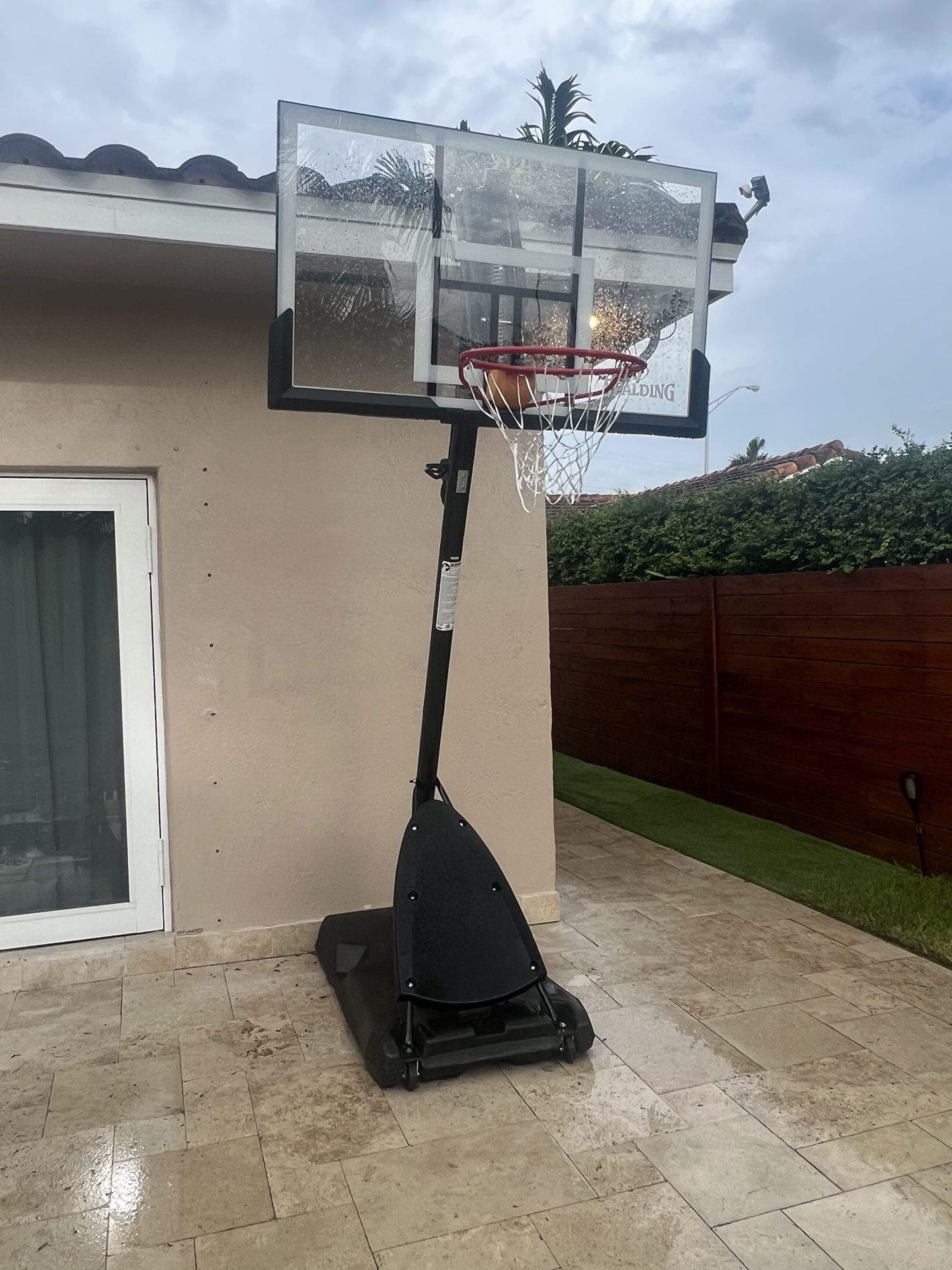 Basketball Hoop - Canasta De Baloncesto for Sale in Miami, FL - OfferUp