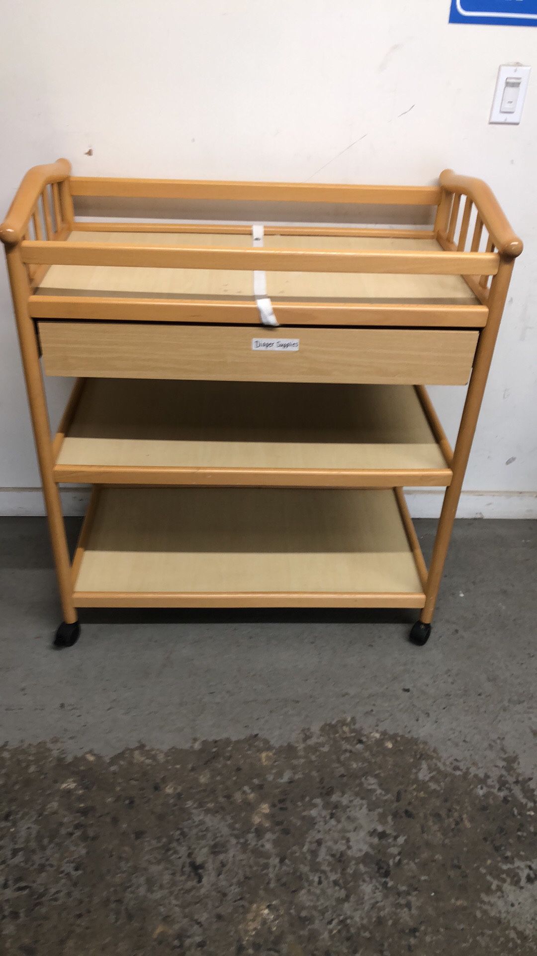 36”wx18”dx39”h Baby changing table