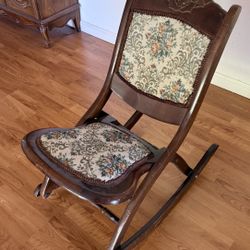 Foldable Floral Pattern Chair