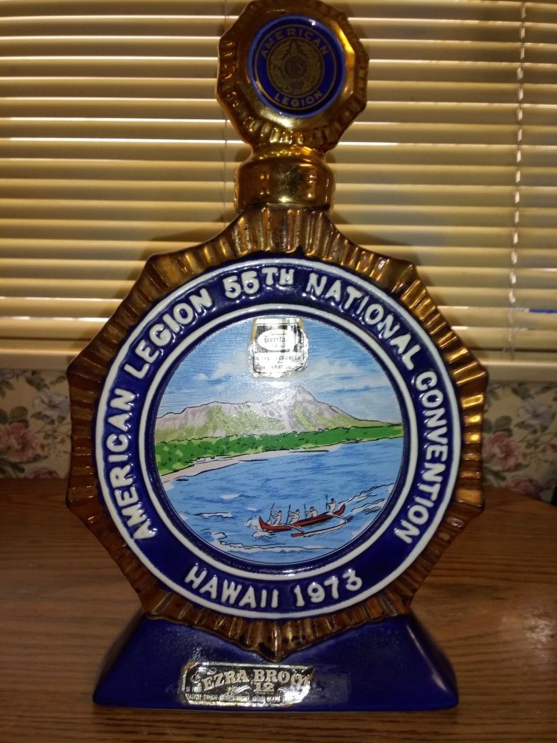 Vintage 1973 Hawaii American Legion Decanter